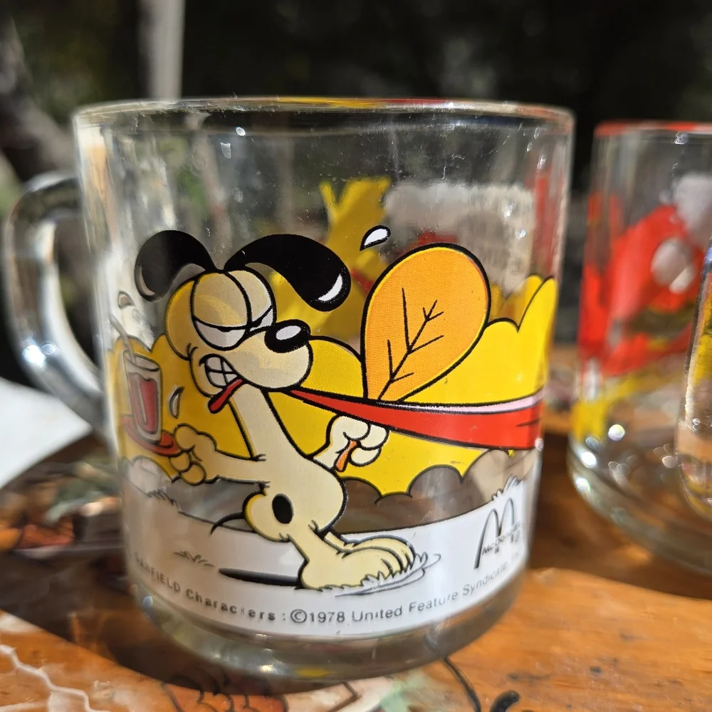 Vtg 1978 McDonald's Garfield & Odie Glass Mugs Cups Set of 2‎ Jim Davis UFS